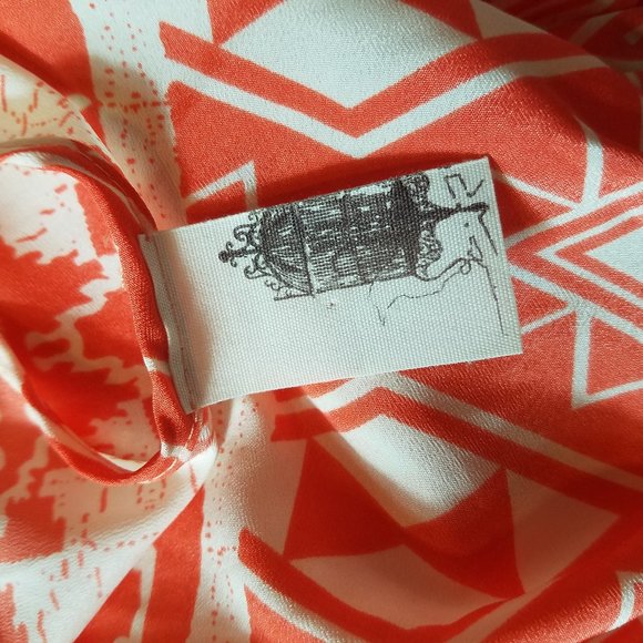 Francesca's bird cage geometrical shift dress - Picture 10 of 11